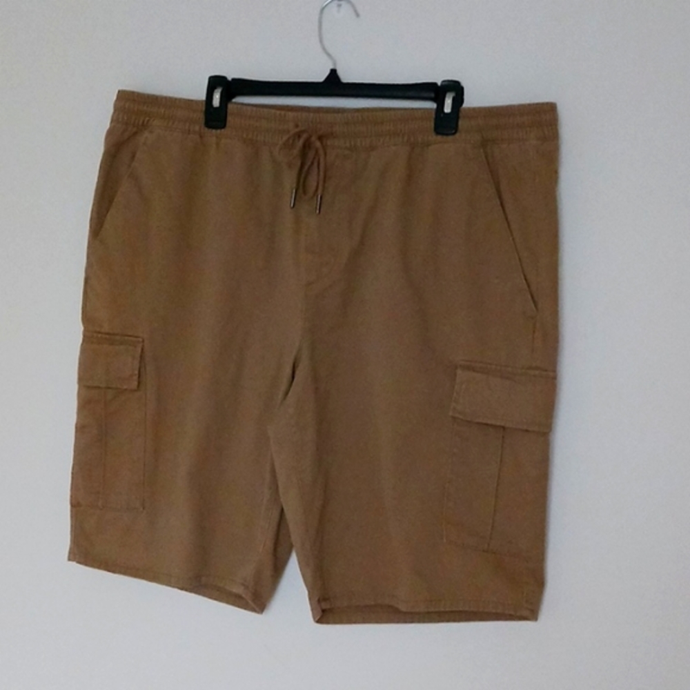Lazer mens cargo shorts/NWOT